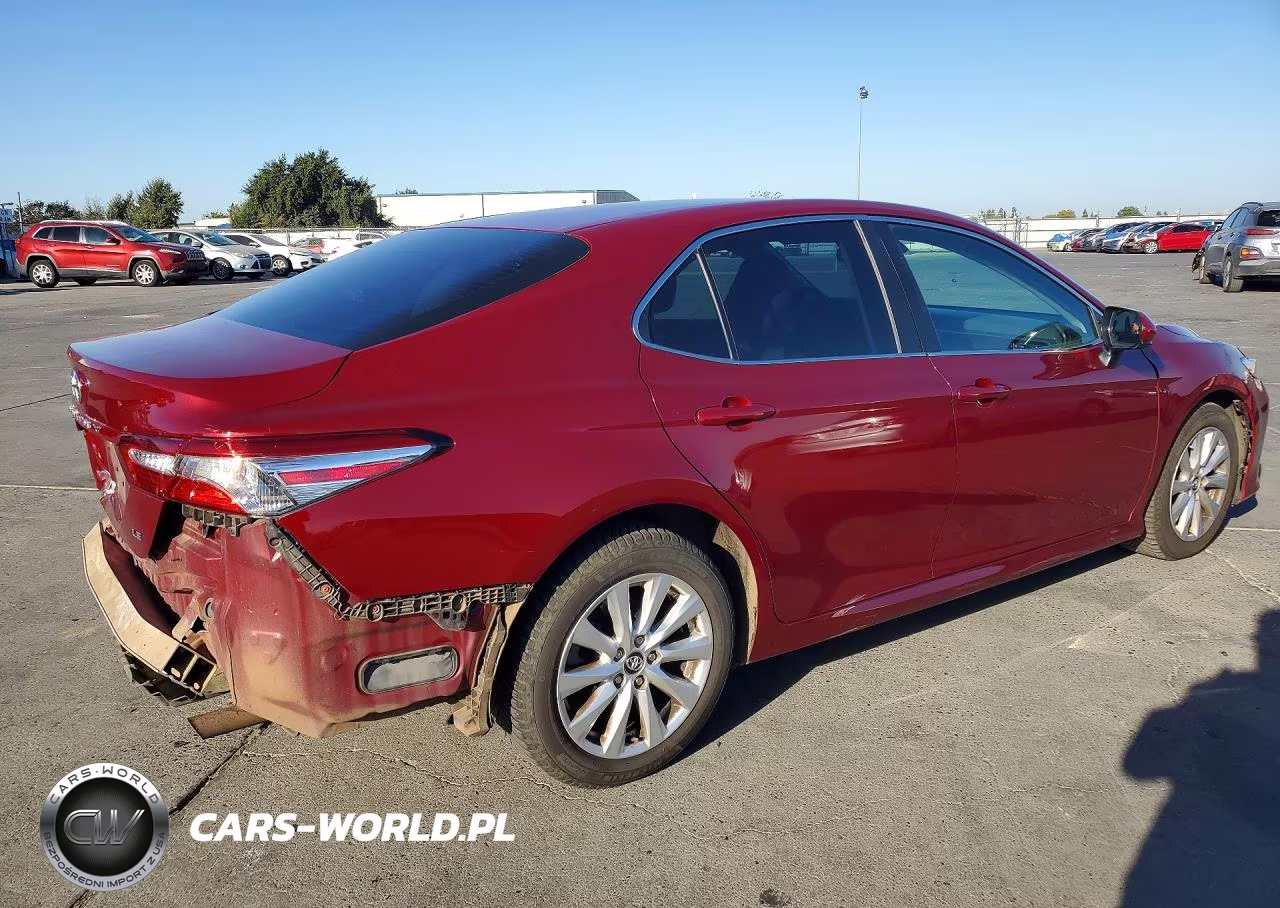 2018 Toyota Camry Le VIN:4T1B11HK2JU554213 - 3