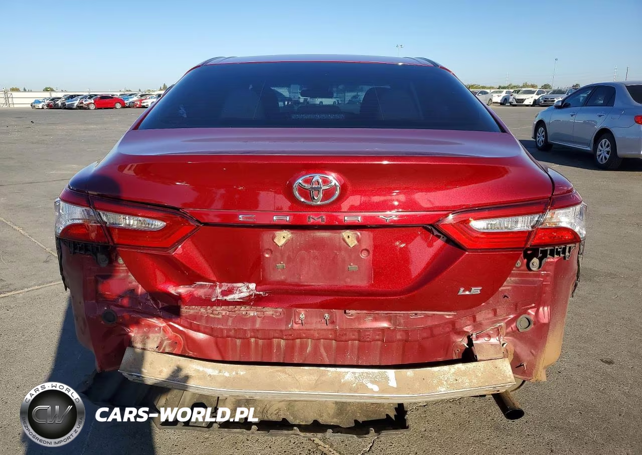 2018 Toyota Camry Le VIN:4T1B11HK2JU554213 - 6