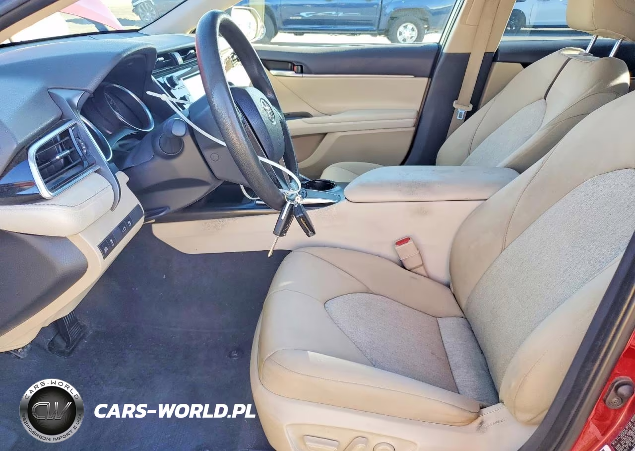 2018 Toyota Camry Le VIN:4T1B11HK2JU554213 - 7
