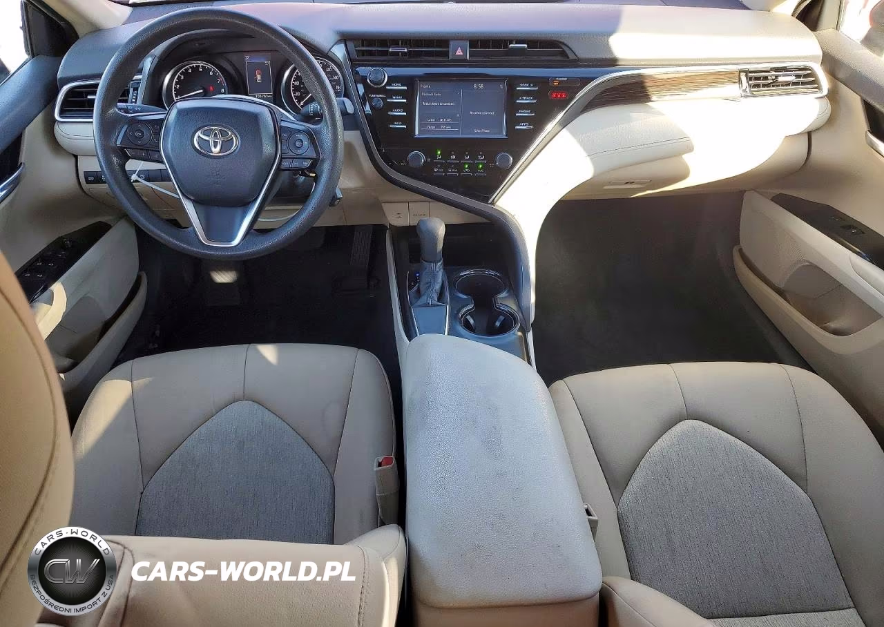 2018 Toyota Camry Le VIN:4T1B11HK2JU554213 - 8