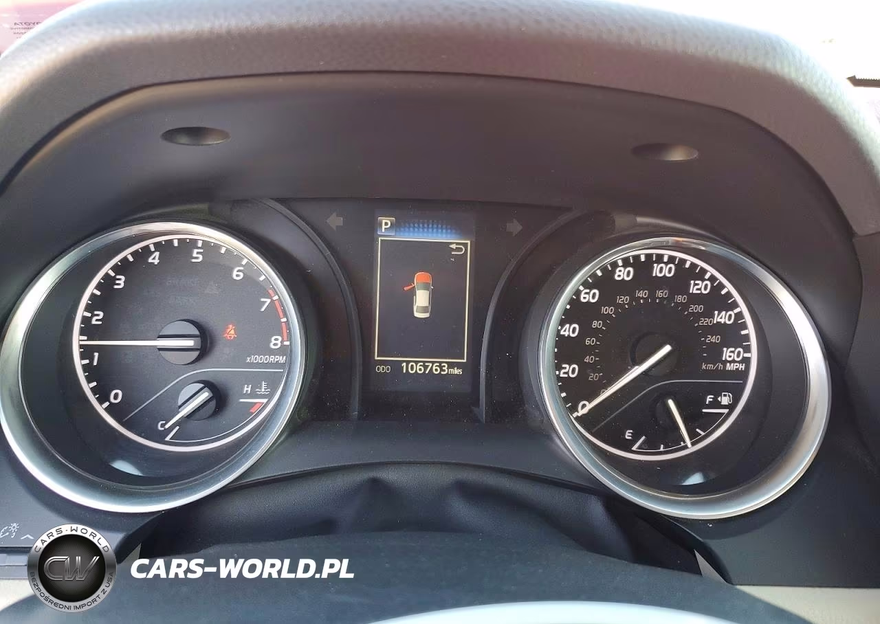 2018 Toyota Camry Le VIN:4T1B11HK2JU554213 - 9