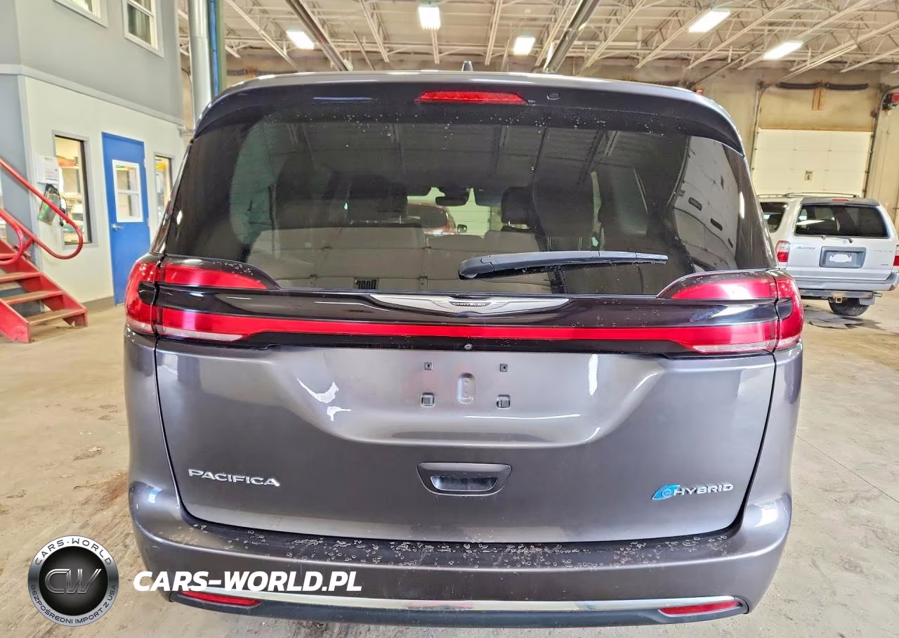 2022 Chrysler Pacifica Hybrid Touring L VIN:2C4RC1L79NR238729 - 6