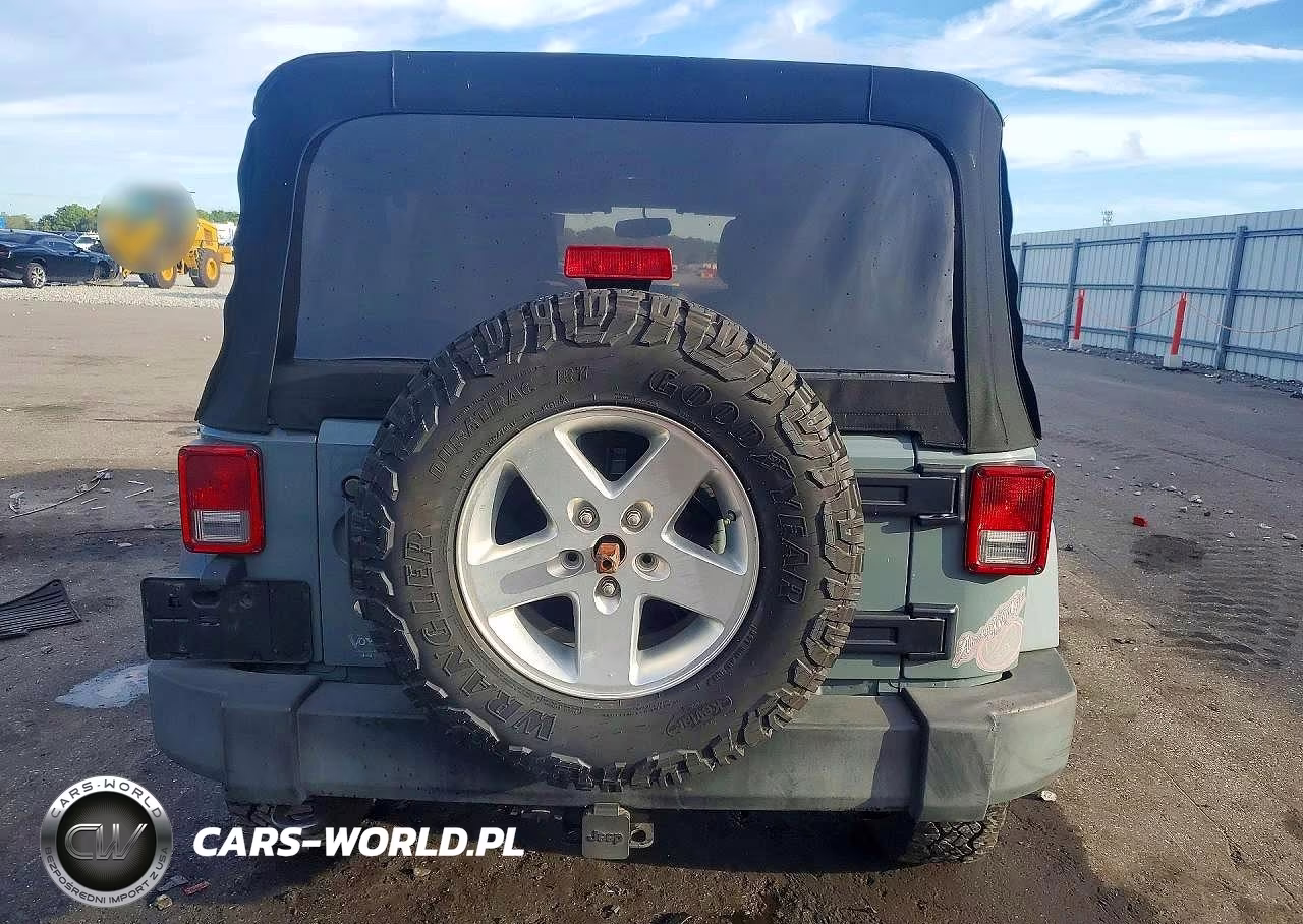 2014 Jeep Wrangler Unlimited Sport VIN:1C4BJWDG8EL218676 - 6