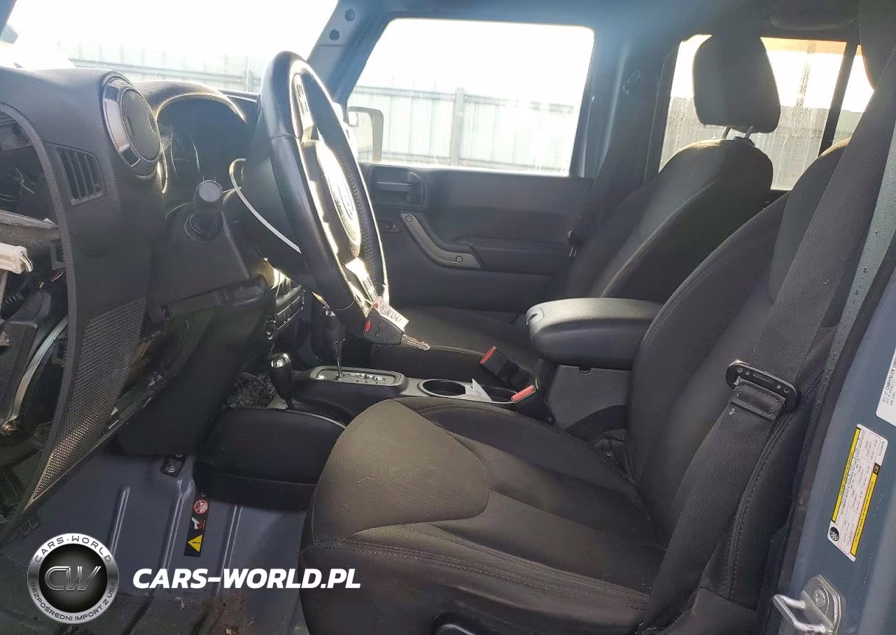 2014 Jeep Wrangler Unlimited Sport VIN:1C4BJWDG8EL218676 - 7