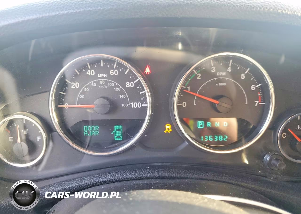 2014 Jeep Wrangler Unlimited Sport VIN:1C4BJWDG8EL218676 - 9