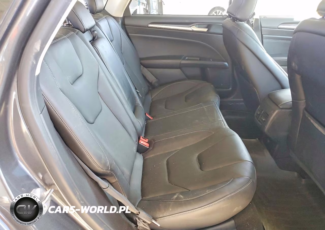 2019 Ford Fusion Titanium VIN:3FA6P0SU3KR115383 - 10