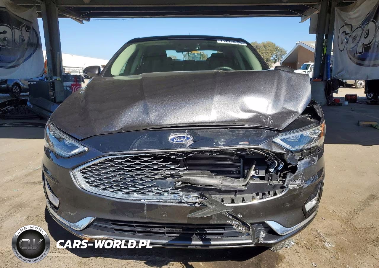 2019 Ford Fusion Titanium VIN:3FA6P0SU3KR115383 - 5