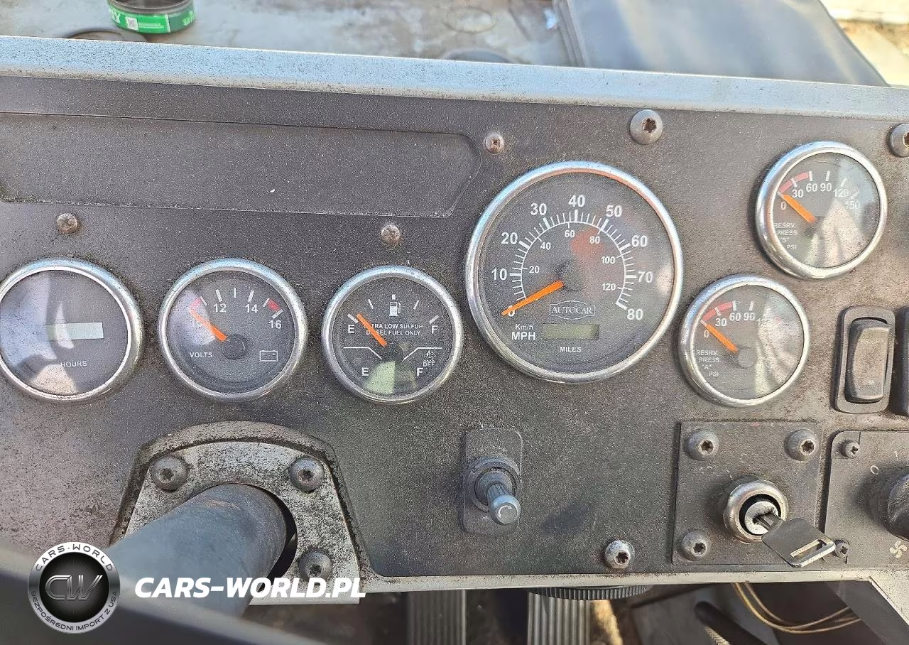 2018 Autocar Xspotter Yard Truck VIN:516H4GF26JH225674 - 9