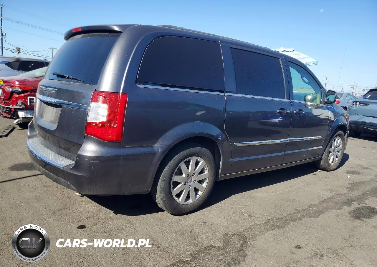 2016 Chrysler Town & Country Touring VIN:2C4RC1BGXGR292836 - 3
