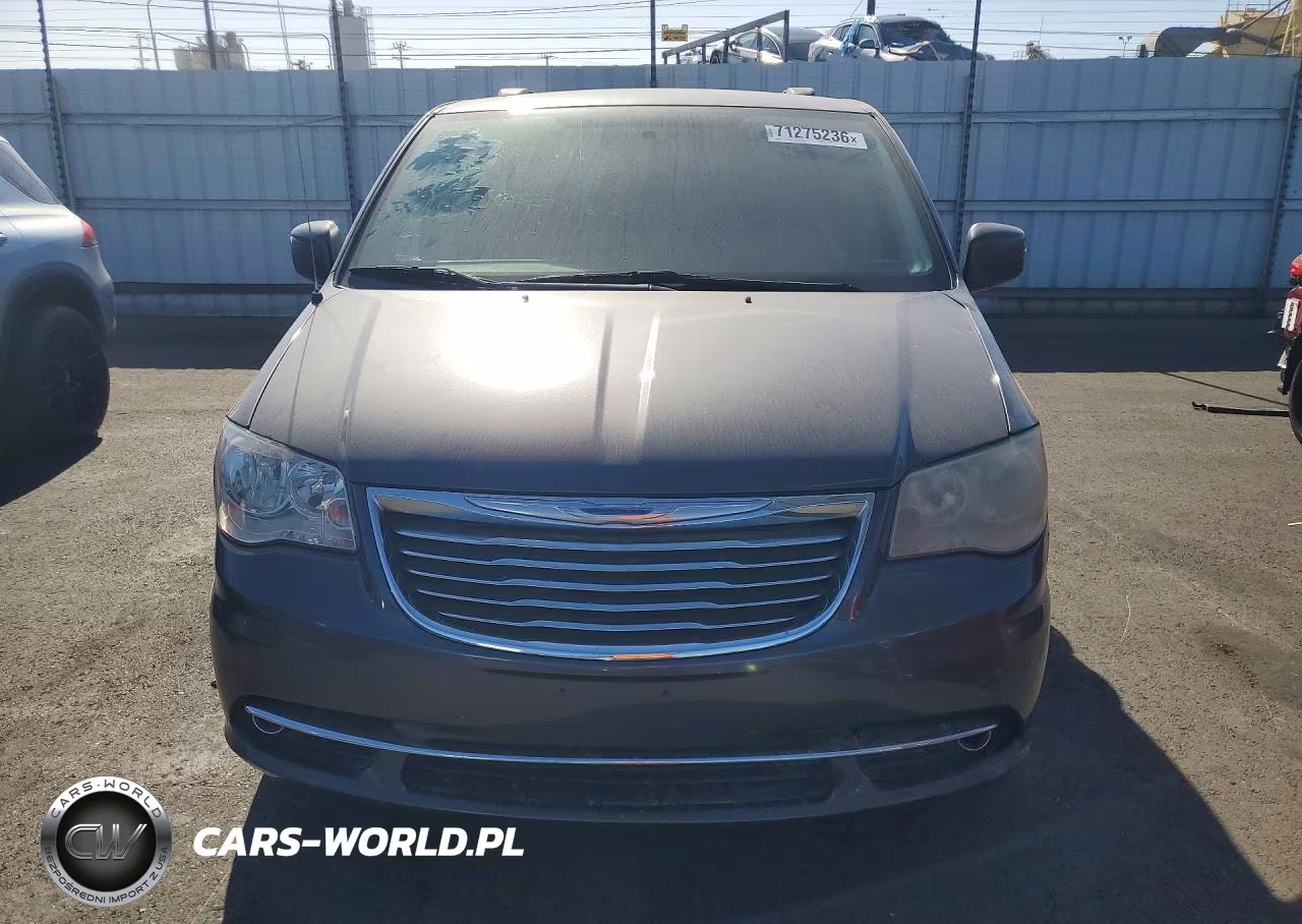 2016 Chrysler Town & Country Touring VIN:2C4RC1BGXGR292836 - 5