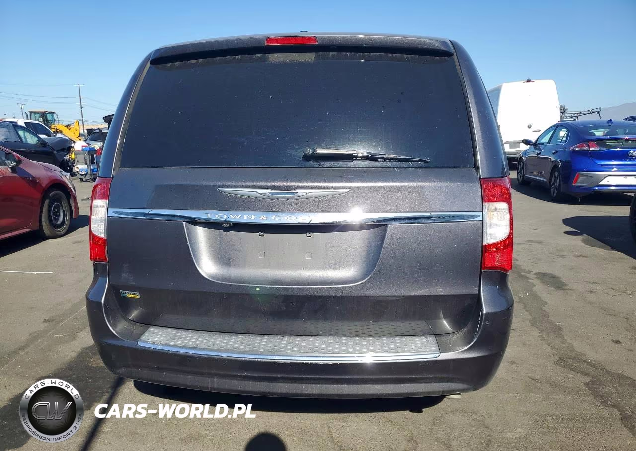 2016 Chrysler Town & Country Touring VIN:2C4RC1BGXGR292836 - 6