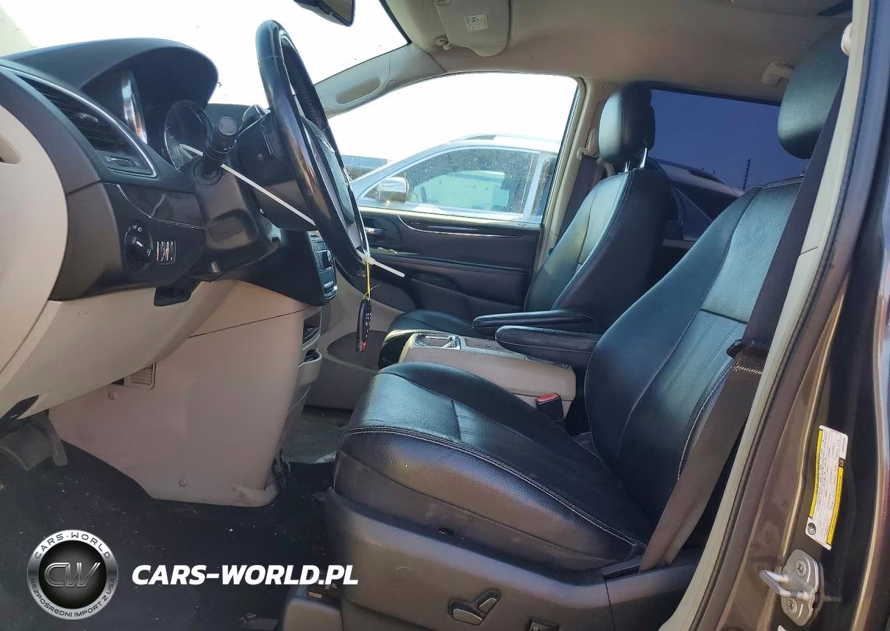 2016 Chrysler Town & Country Touring VIN:2C4RC1BGXGR292836 - 7