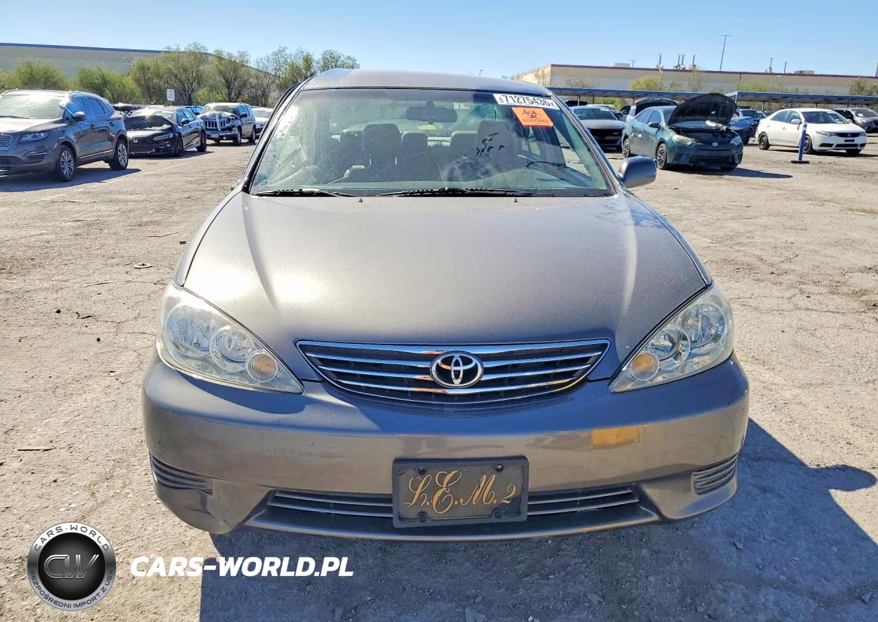 2005 Toyota Camry Le VIN:4T1BE32K75U962365 - 5