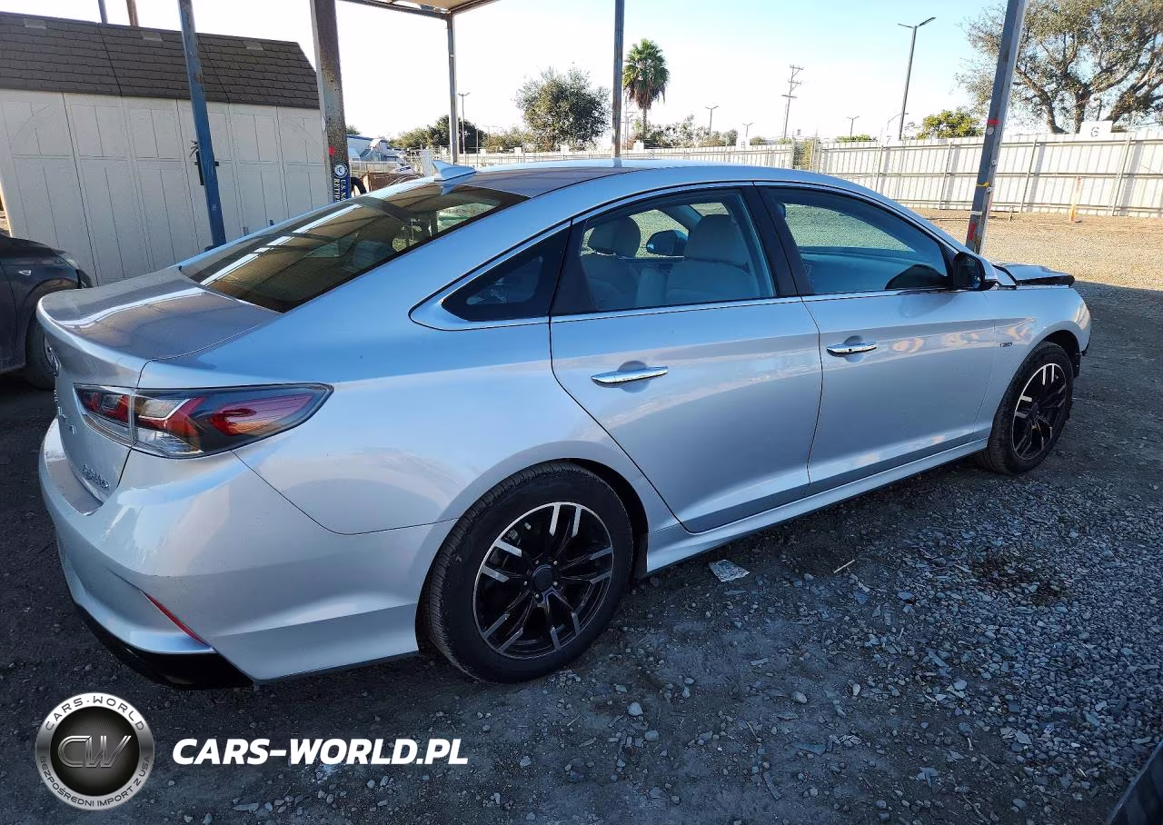 2019 Hyundai Sonata Hybrid Se VIN:KMHE24L31KA090622 - 3