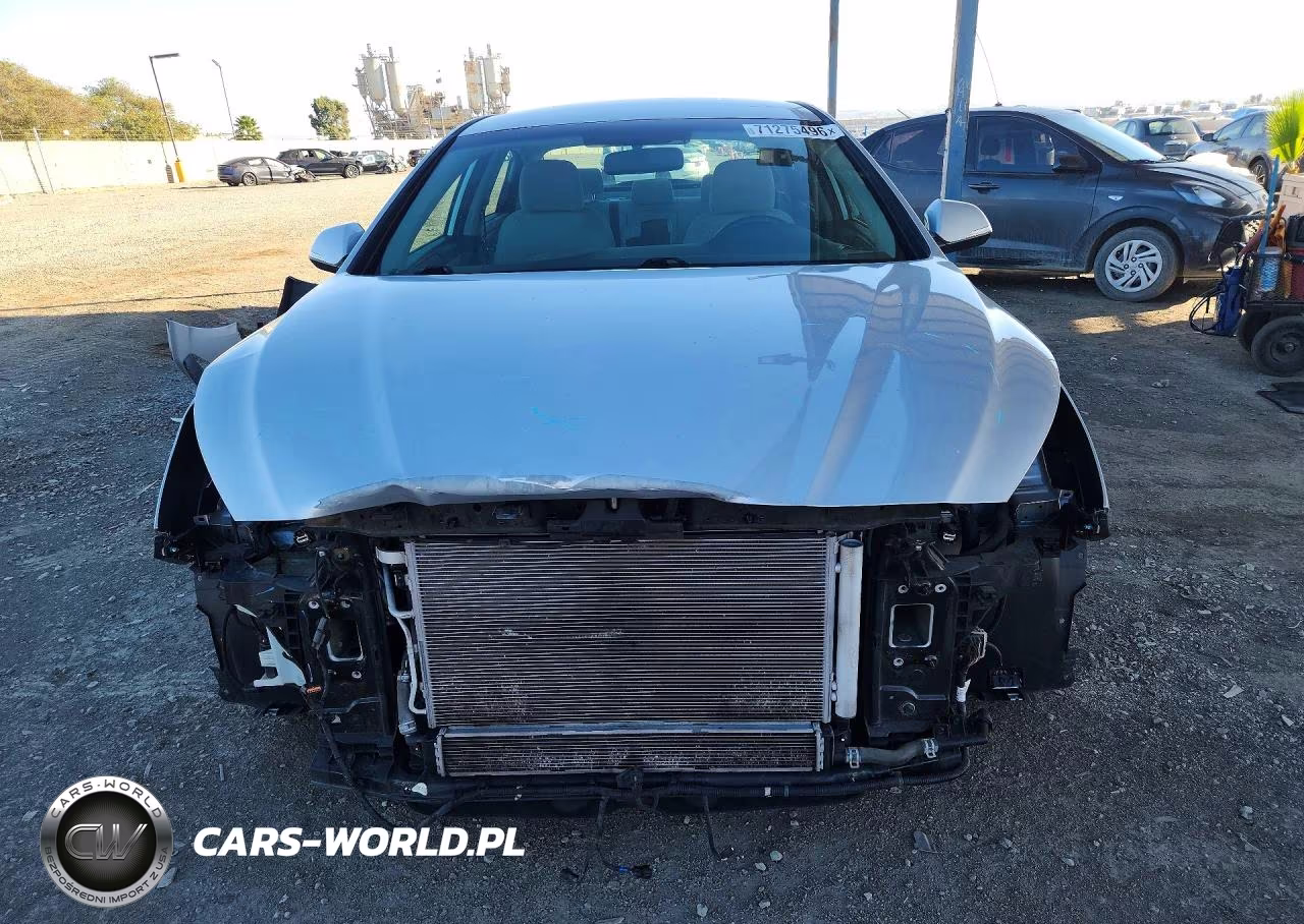 2019 Hyundai Sonata Hybrid Se VIN:KMHE24L31KA090622 - 5