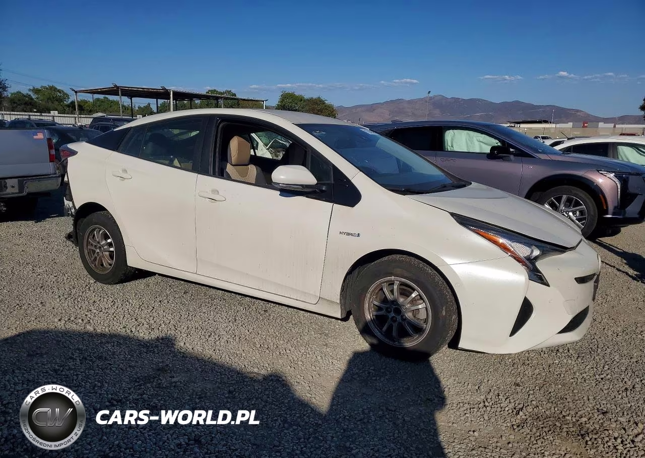2017 Toyota Prius Three VIN:JTDKARFU4H3544533 - 4