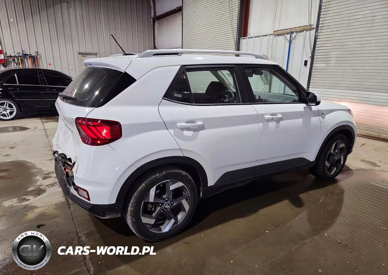 2026 Hyundai Venue Sel VIN:KMHRC8A36TU422658 - 3