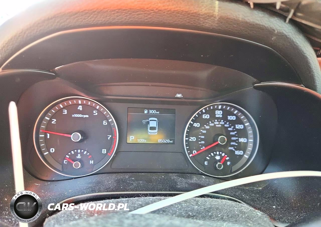 2019 Kia Forte S VIN:3KPF34AD5KE033709 - 9