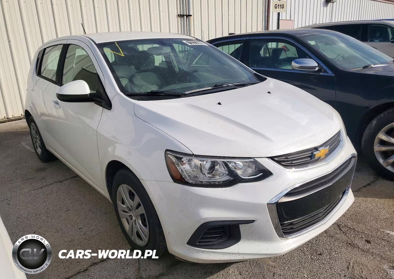 2018 Chevrolet Sonic VIN:1G1JG6SH1J4108197 - 4