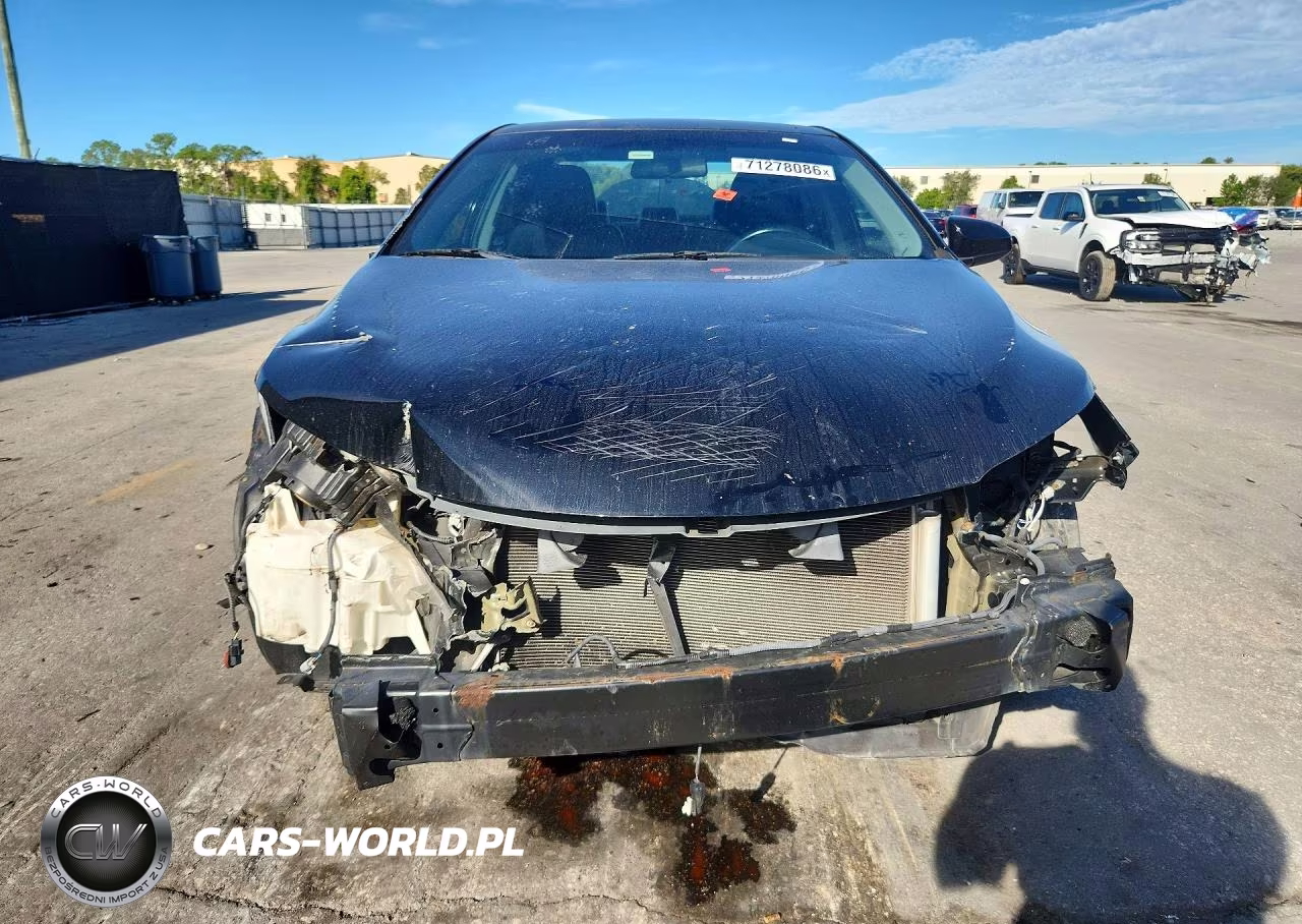 2016 Toyota Camry Le VIN:4T1BF1FK2GU573714 - 5