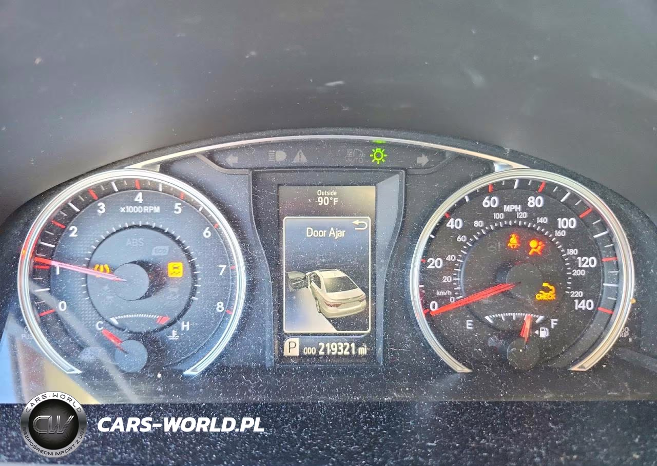 2016 Toyota Camry Le VIN:4T1BF1FK2GU573714 - 9