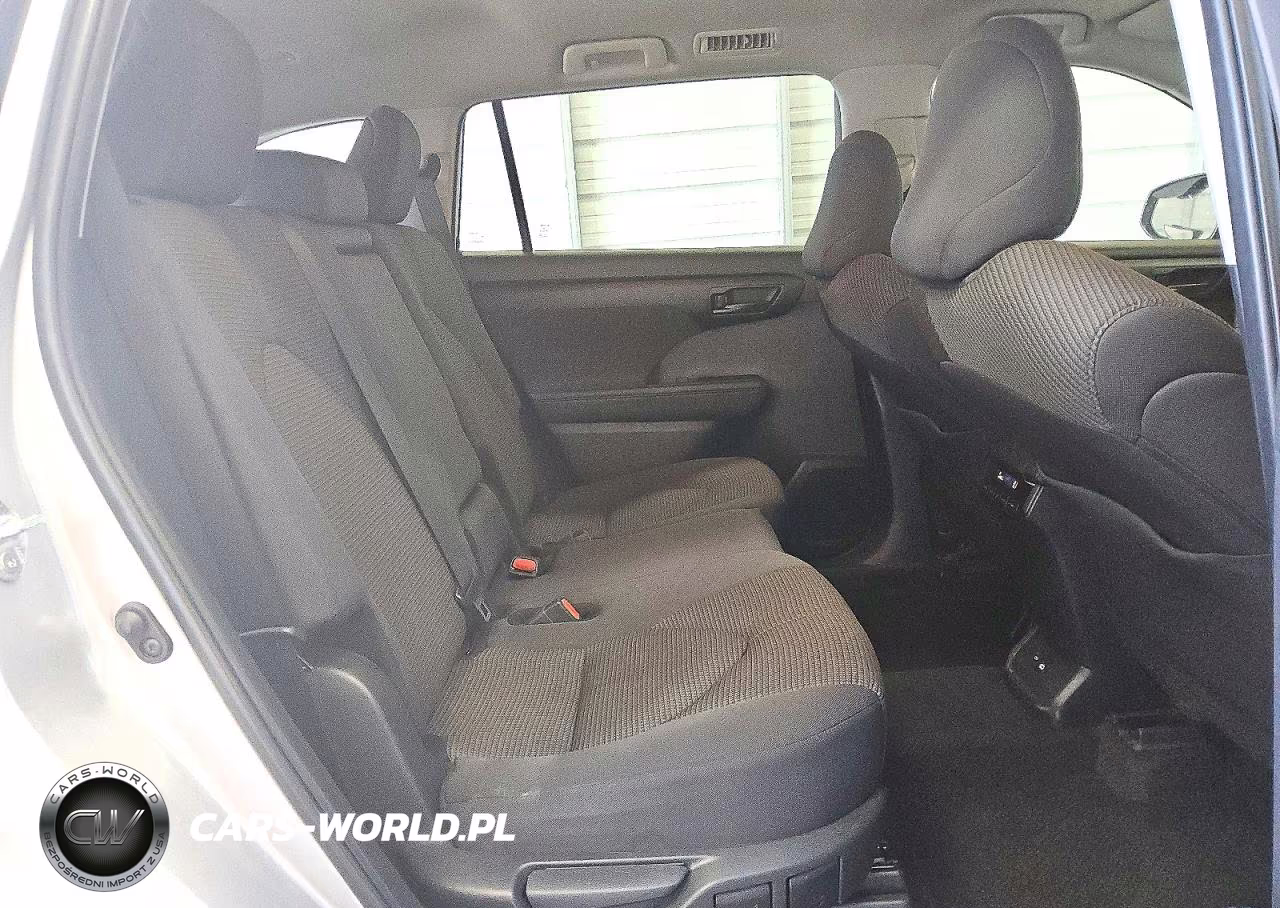 2025 Toyota Highlander Le VIN:5TDKDRAHXSS556838 - 11