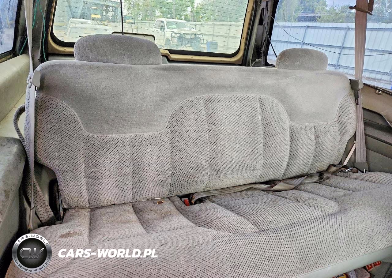 1995 Chevrolet Tahoe K1500 VIN:3GNEK18K9SG108800 - 10
