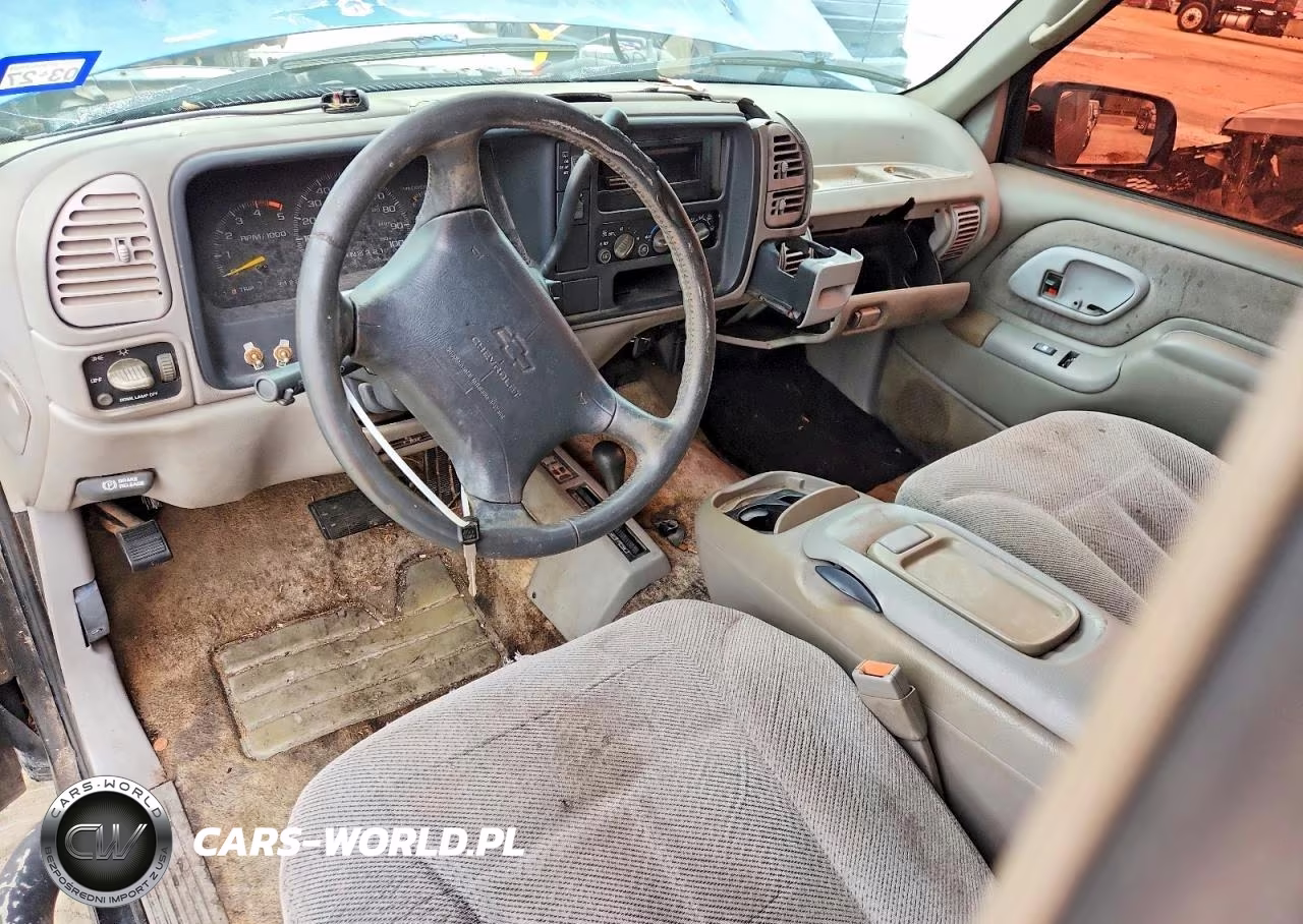 1995 Chevrolet Tahoe K1500 VIN:3GNEK18K9SG108800 - 8
