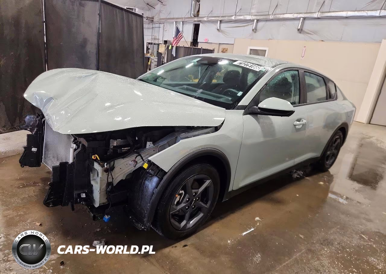 2026 Kia K4 Lxs VIN:3KPFT4DE8TE285461 - 1