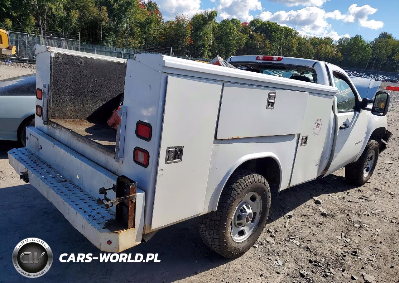 2011 GMC Sierra K3500 VIN:1GT322CGXBF204946 - 3