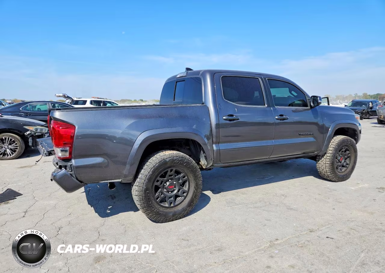 2017 Toyota Tacoma Trd Sport VIN:3TMCZ5AN1HM074157 - 3