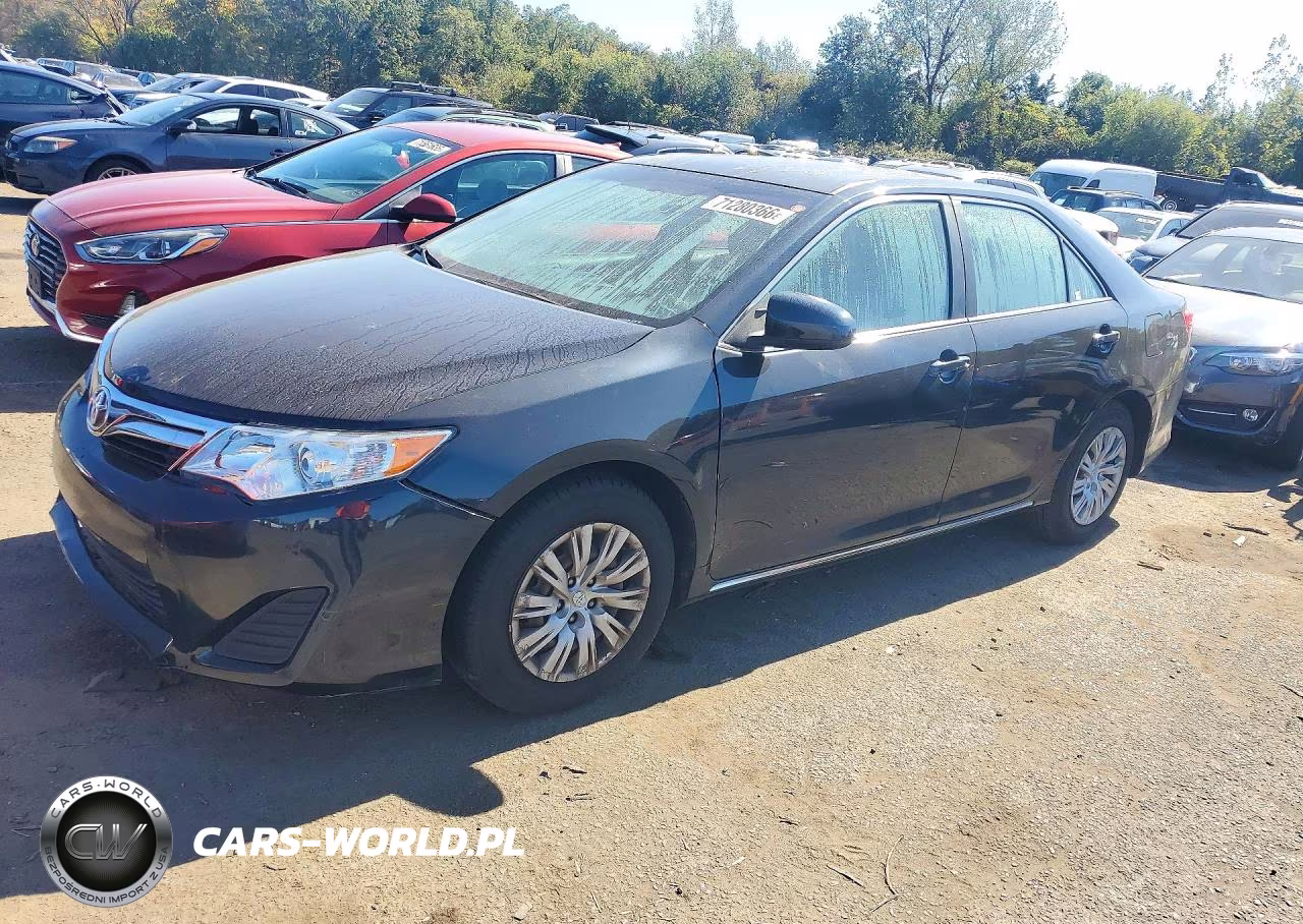 2012 Toyota Camry Le – zdjęcie 1 z 12