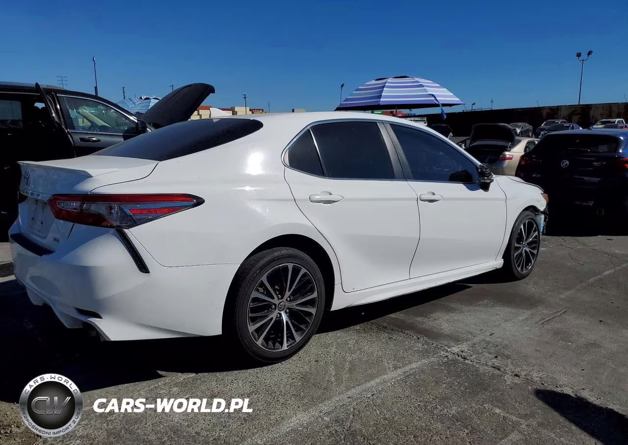 2019 Toyota Camry Se VIN:4T1B11HK6KU814758 - 3