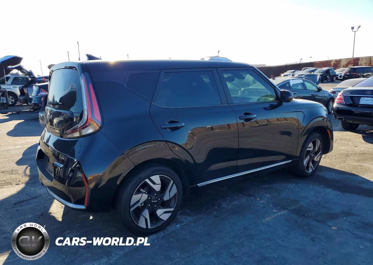 2023 Kia Soul Gt Line VIN:KNDJ53AUXP7860109 - 3