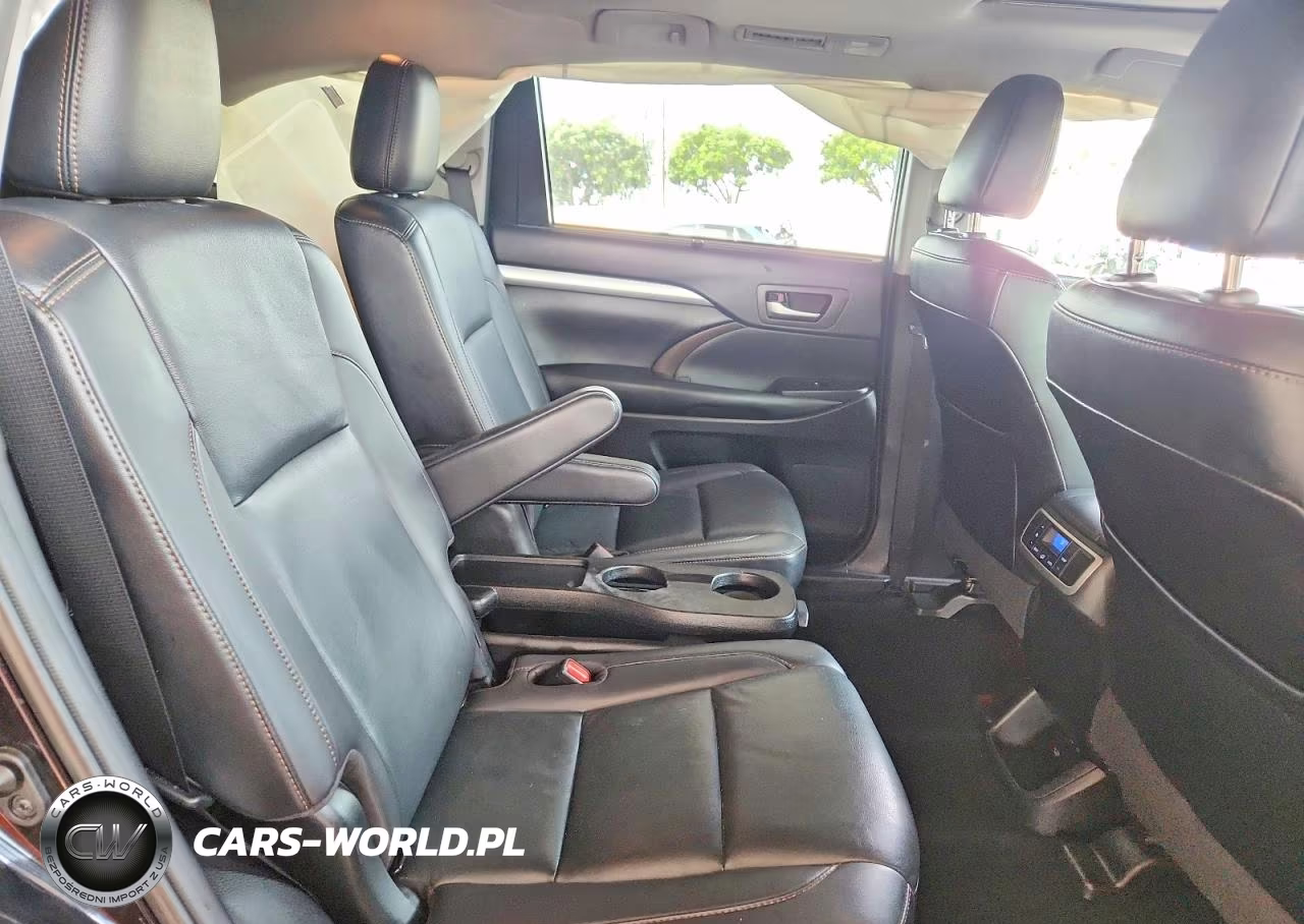 2019 Toyota Highlander Xle VIN:5TDKZRFH1KS334974 - 10