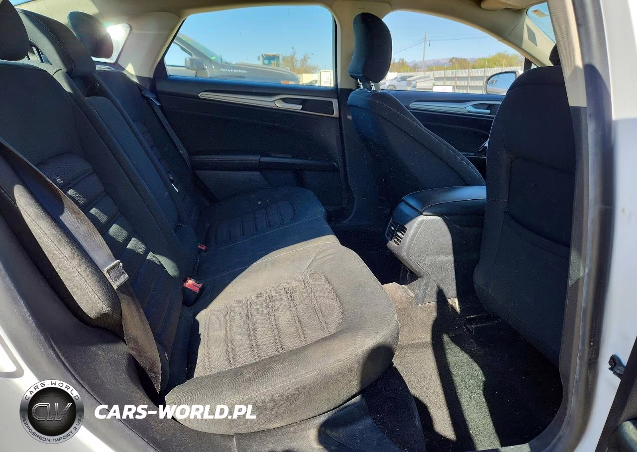 2018 Ford Fusion Se VIN:3FA6P0H79JR277647 - 10