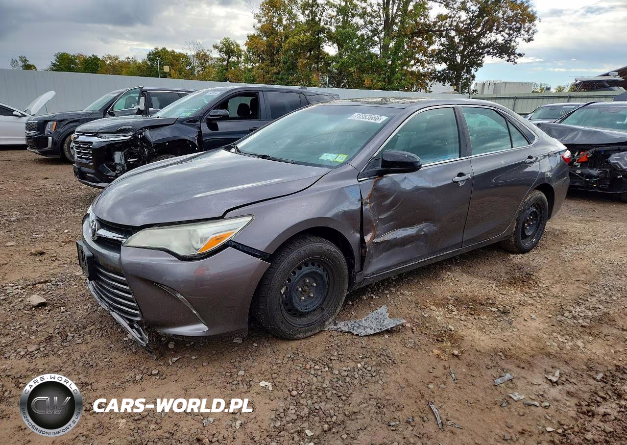 2016 Toyota Camry Le – zdjęcie 1 z 13