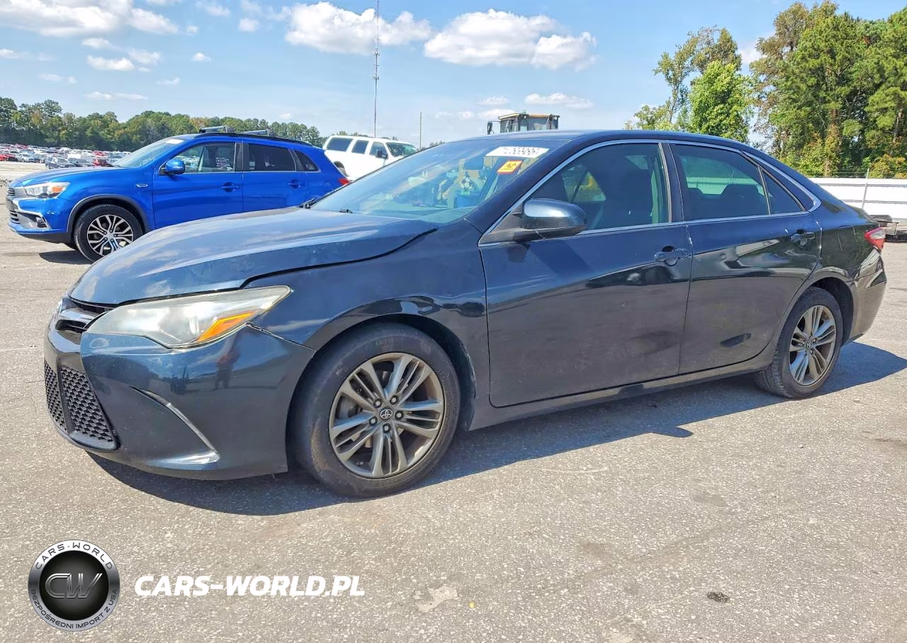 2016 Toyota Camry Le – zdjęcie 1 z 12