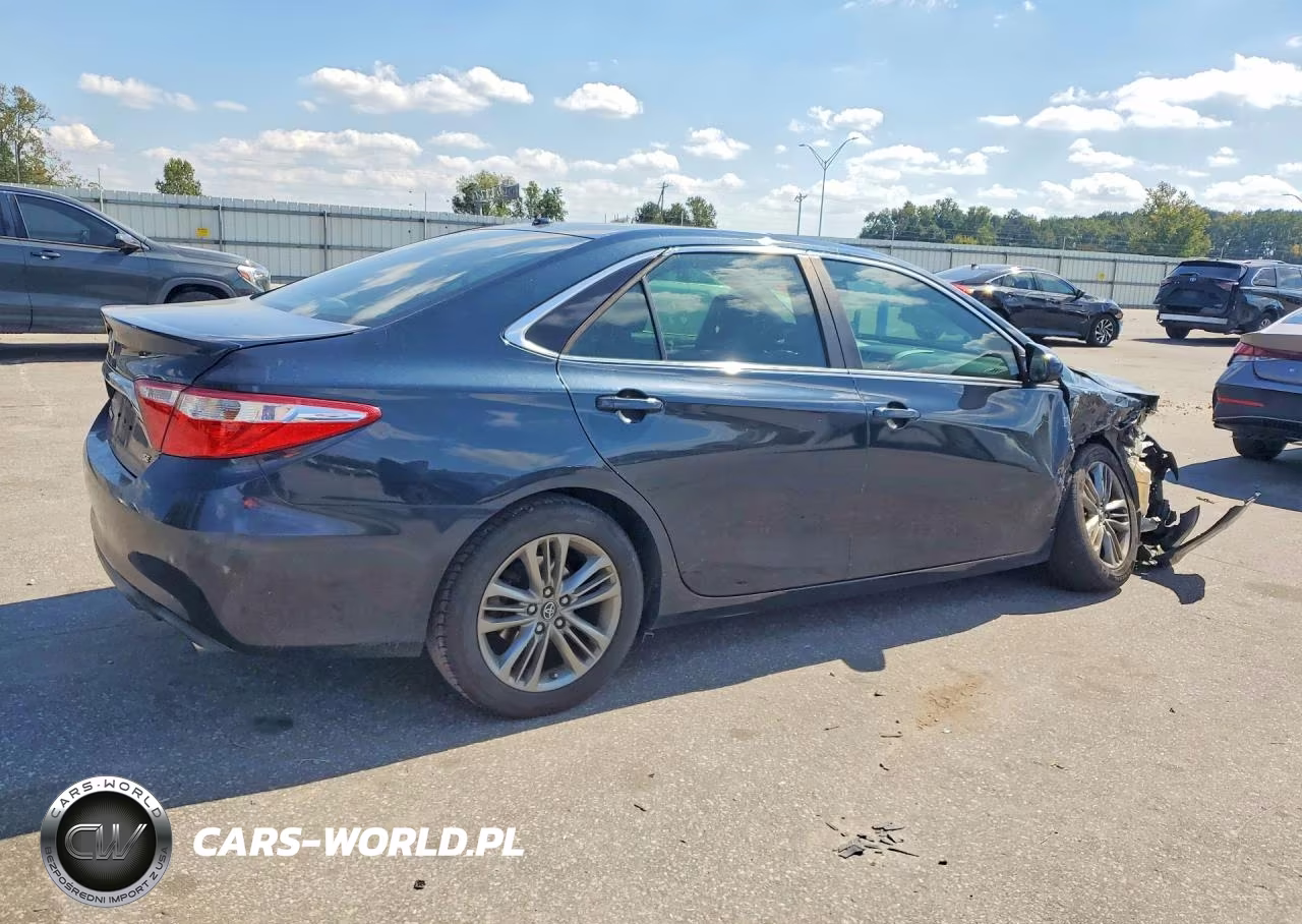 2016 Toyota Camry Le VIN:4T1BF1FK3GU265709 - 3
