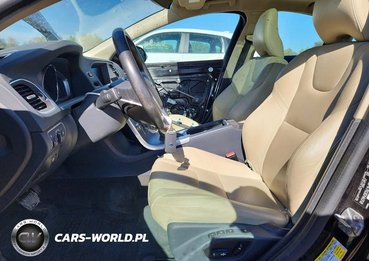 2017 Volvo S60 VIN:YV126MFLXH2427681 - 7