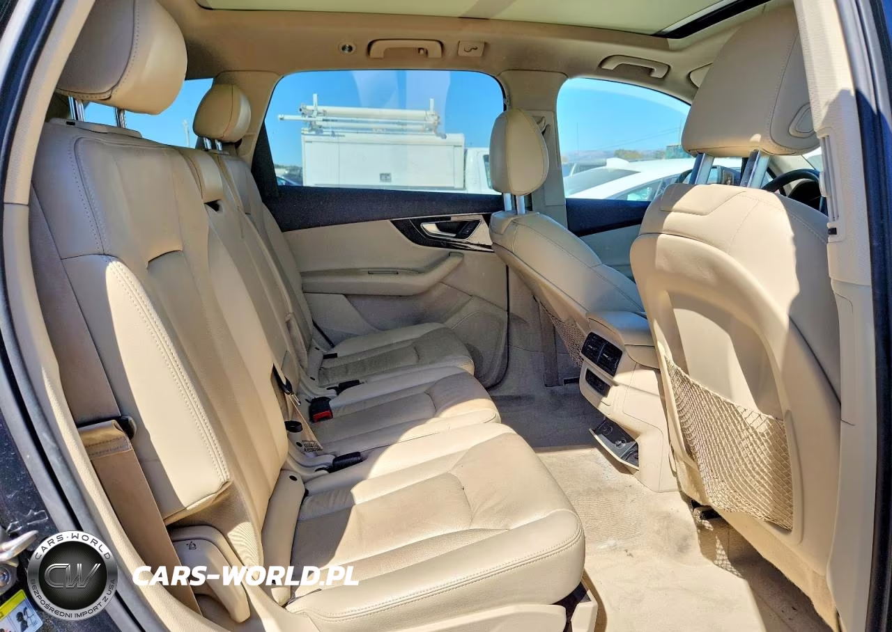 2017 Audi Q7 Premium Plus VIN:WA1LAAF70HD037438 - 11