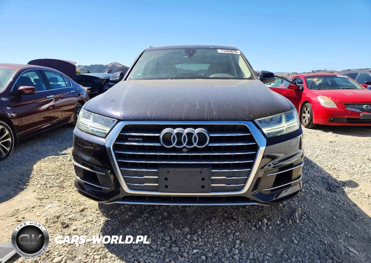 2017 Audi Q7 Premium Plus VIN:WA1LAAF70HD037438 - 5