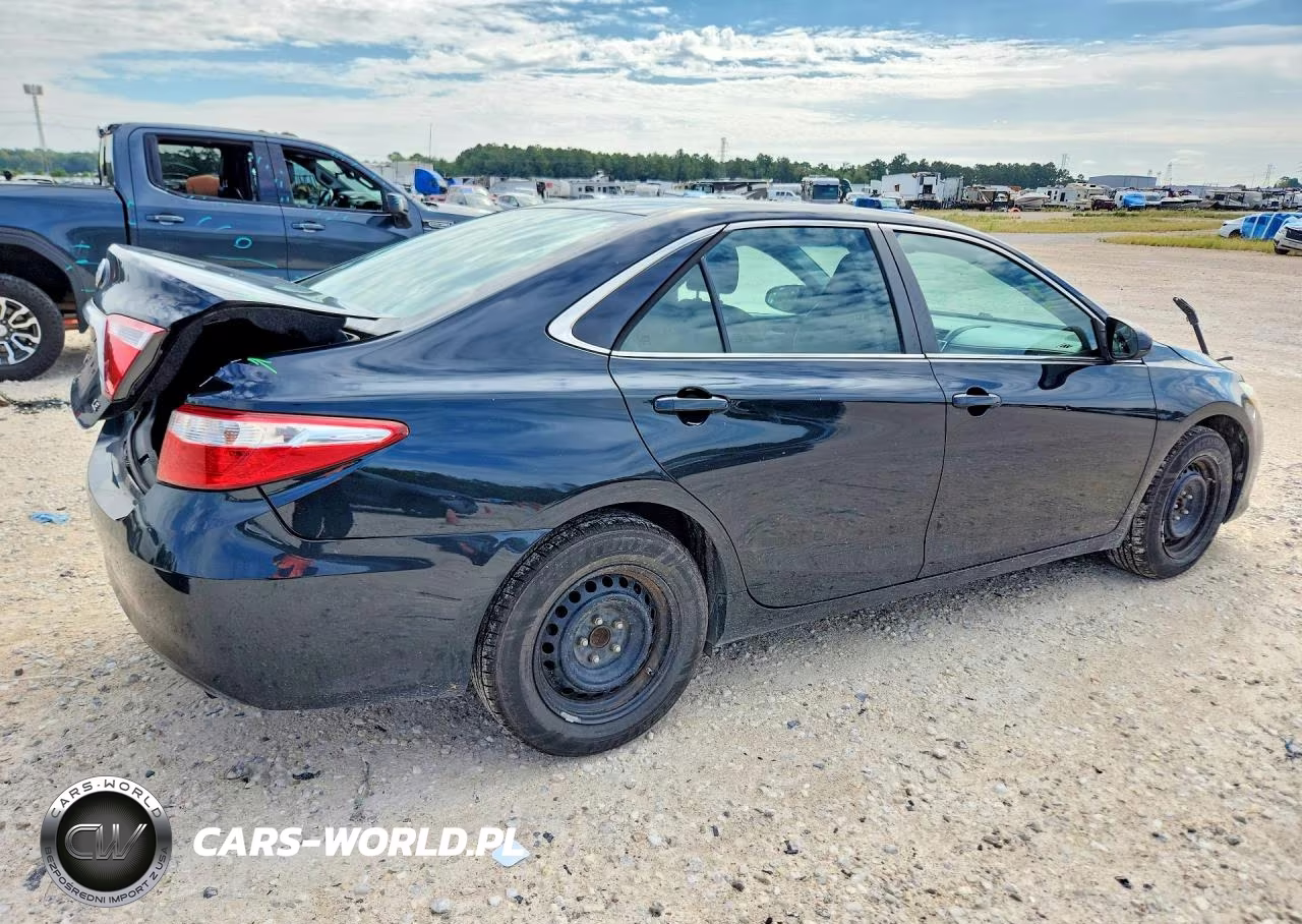 2016 Toyota Camry Le VIN:4T1BF1FKXGU142599 - 3