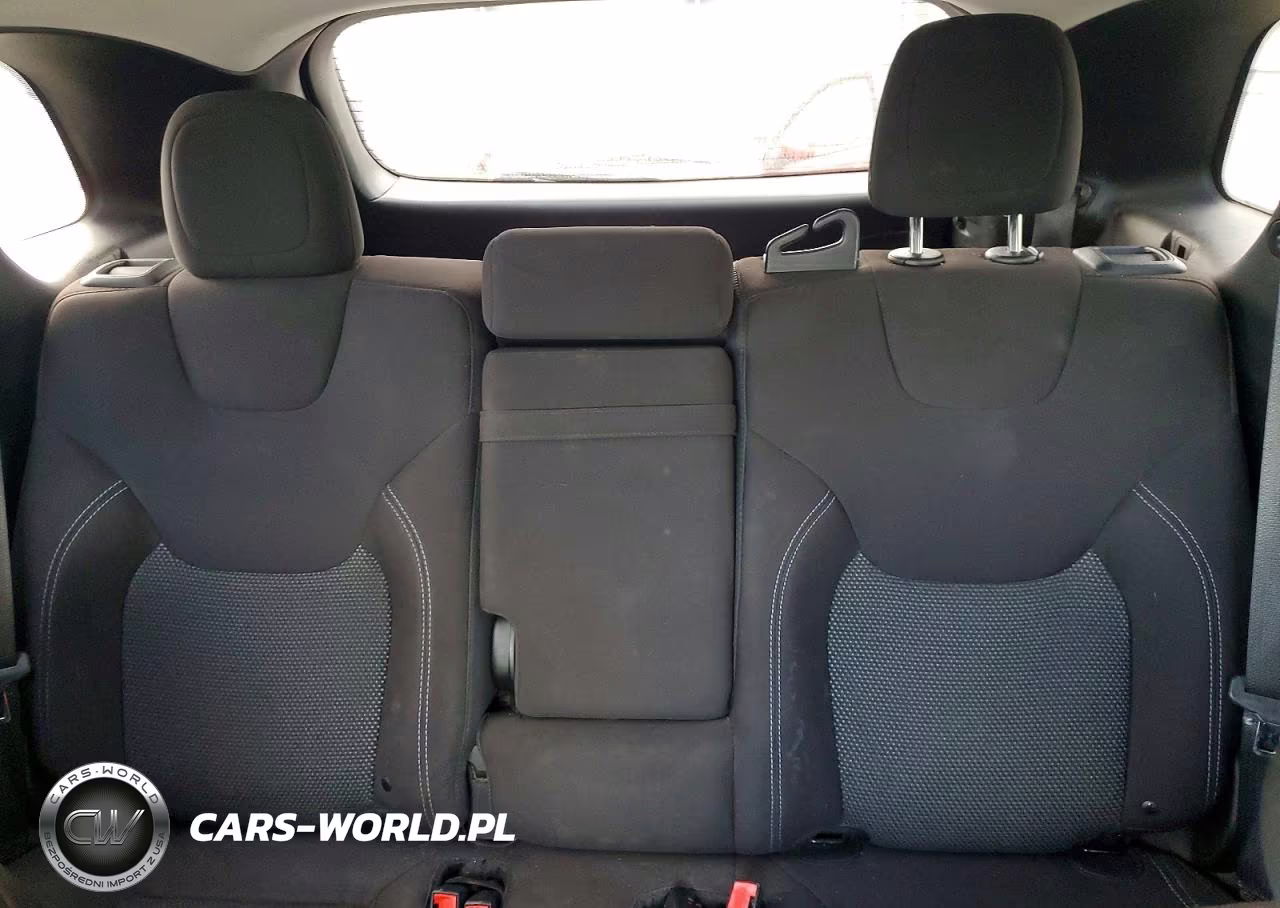 2019 Jeep Cherokee Latitude VIN:1C4PJLCB6KD326133 - 10