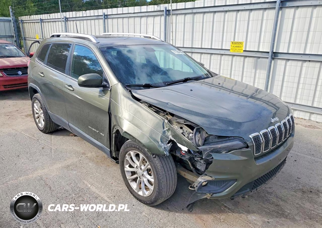 2019 Jeep Cherokee Latitude VIN:1C4PJLCB6KD326133 - 4