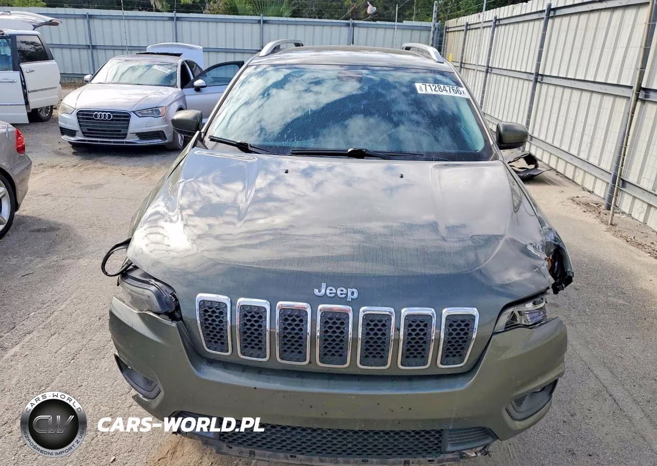 2019 Jeep Cherokee Latitude VIN:1C4PJLCB6KD326133 - 5