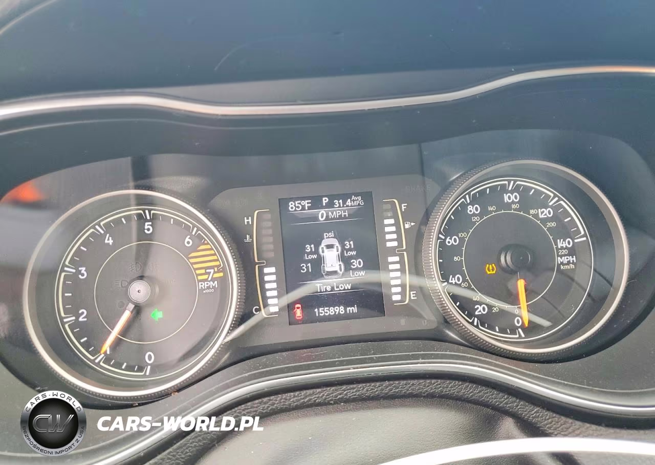 2019 Jeep Cherokee Latitude VIN:1C4PJLCB6KD326133 - 9