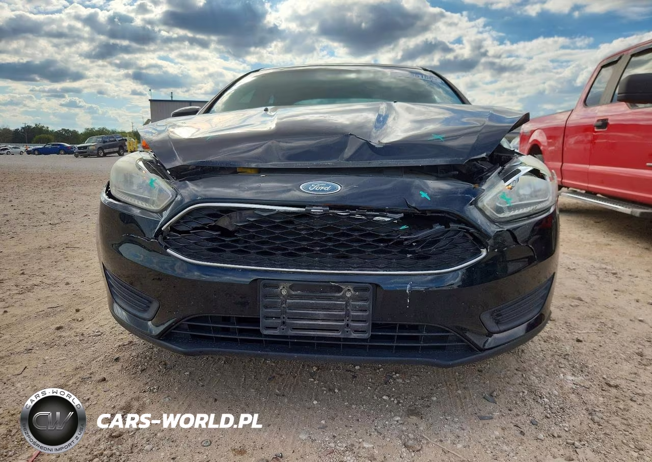 2016 Ford Focus Se VIN:1FADP3F22GL305652 - 5