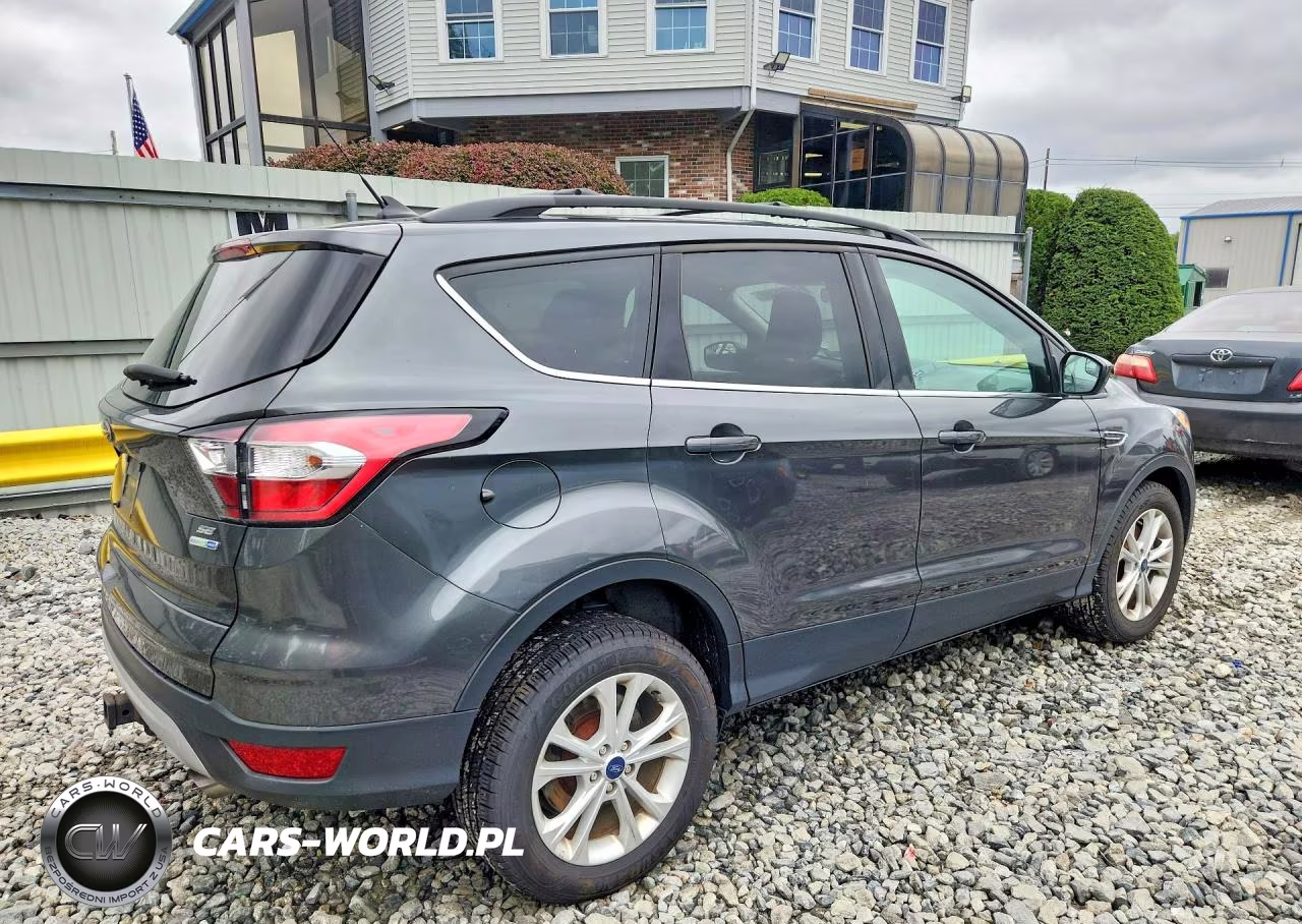 2018 Ford Escape Se VIN:1FMCU9GD0JUD38292 - 3