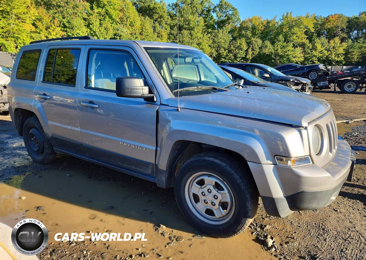 2015 Jeep Patriot Sport VIN:1C4NJPBA6FD284320 - 4